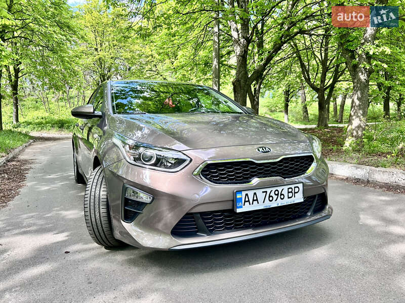 Хэтчбек Kia Ceed 2019 в 