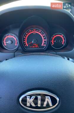 Хетчбек Kia Ceed 2011 в 