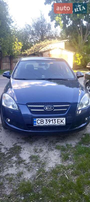 Хэтчбек Kia Ceed 2008 в 