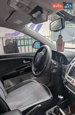 Хетчбек Kia Ceed 2008 в 