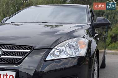Хетчбек Kia Ceed 2008 в 