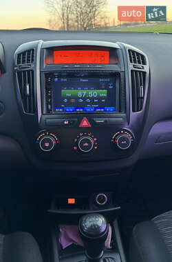 Хетчбек Kia Ceed 2008 в 