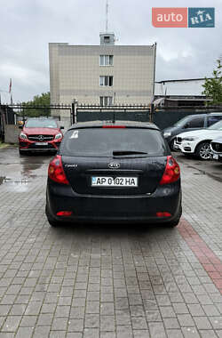 Хетчбек Kia Ceed 2008 в 