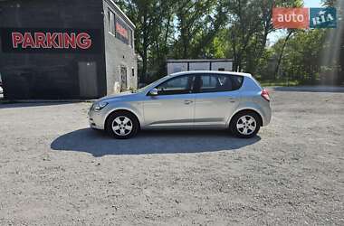Хетчбек Kia Ceed 2010 в 