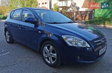 Хэтчбек Kia Ceed 2008 в Киеве