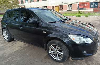 Хетчбек Kia Ceed 2008 в 