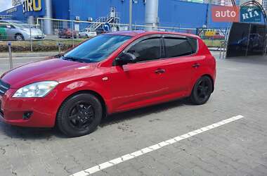 Хэтчбек Kia Ceed 2007 в 