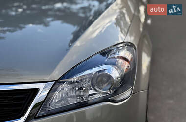 Хетчбек Kia Ceed 2010 в 