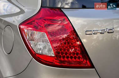 Хетчбек Kia Ceed 2010 в 