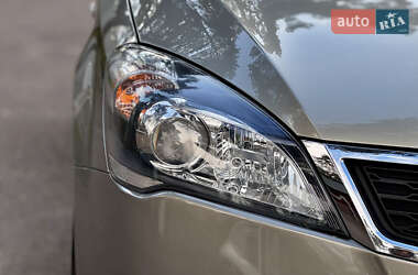 Хетчбек Kia Ceed 2010 в 
