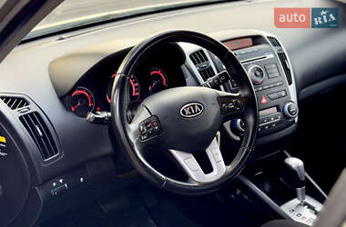Хетчбек Kia Ceed 2010 в 
