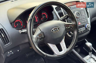 Хетчбек Kia Ceed 2010 в 