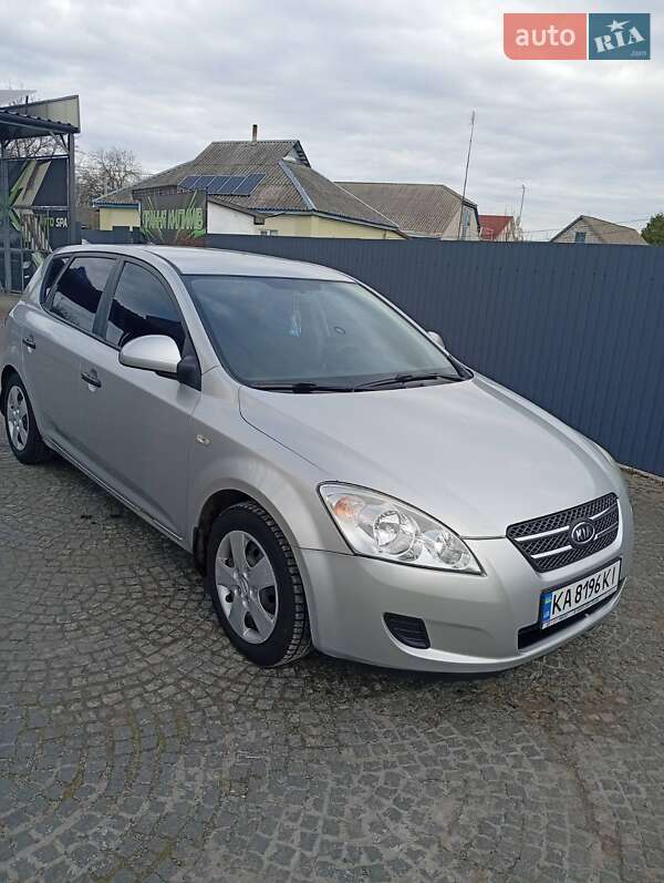 Хетчбек Kia Ceed 2008 в Яготині