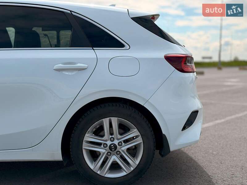 Хэтчбек Kia Ceed 2019 в Львове