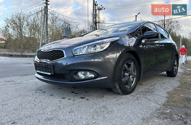 Хэтчбек Kia Ceed 2013 в 