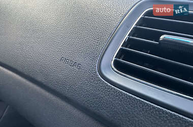 Хэтчбек Kia Ceed 2013 в 