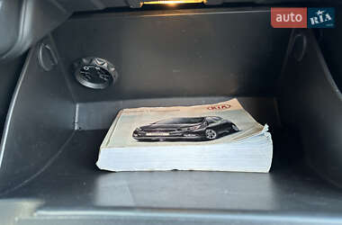 Хэтчбек Kia Ceed 2013 в 
