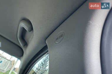 Хэтчбек Kia Ceed 2013 в 