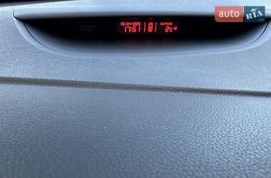 Хэтчбек Kia Ceed 2013 в 