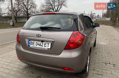 Хэтчбек Kia Ceed 2007 в 