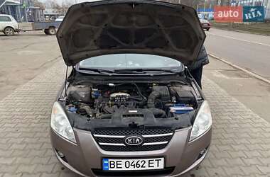 Хэтчбек Kia Ceed 2007 в 