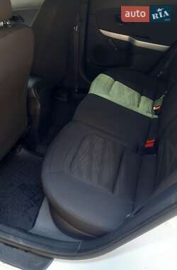 Хэтчбек Kia Ceed 2013 в 