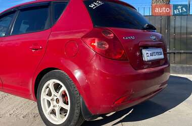 Хэтчбек Kia Ceed 2007 в 