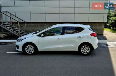 Хэтчбек Kia Ceed 2016 в 