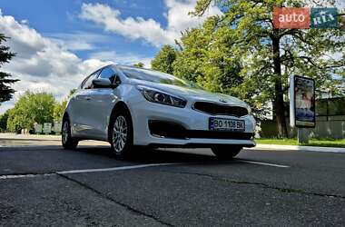 Хэтчбек Kia Ceed 2016 в 