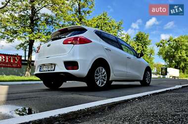 Хэтчбек Kia Ceed 2016 в 