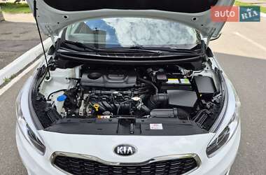 Хэтчбек Kia Ceed 2016 в 