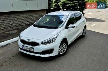 Хэтчбек Kia Ceed 2016 в 