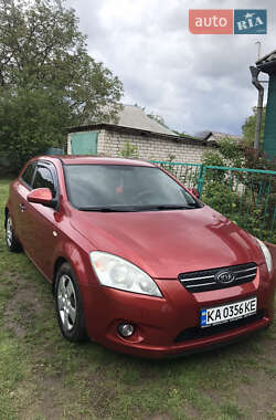 Хэтчбек Kia Ceed 2008 в 