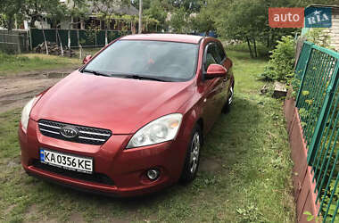 Хэтчбек Kia Ceed 2008 в 