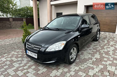 Хэтчбек Kia Ceed 2009 в Житомире