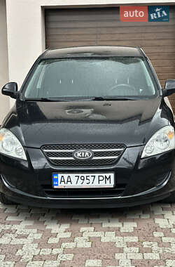Хетчбек Kia Ceed 2009 в 