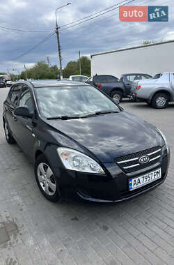 Хетчбек Kia Ceed 2009 в 