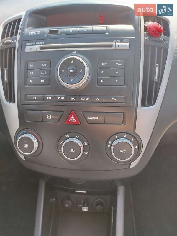 Универсал Kia Ceed 2009 в Краснограде