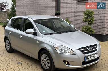 Хетчбек Kia Ceed 2007 в 