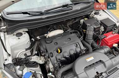 Хетчбек Kia Ceed 2007 в 