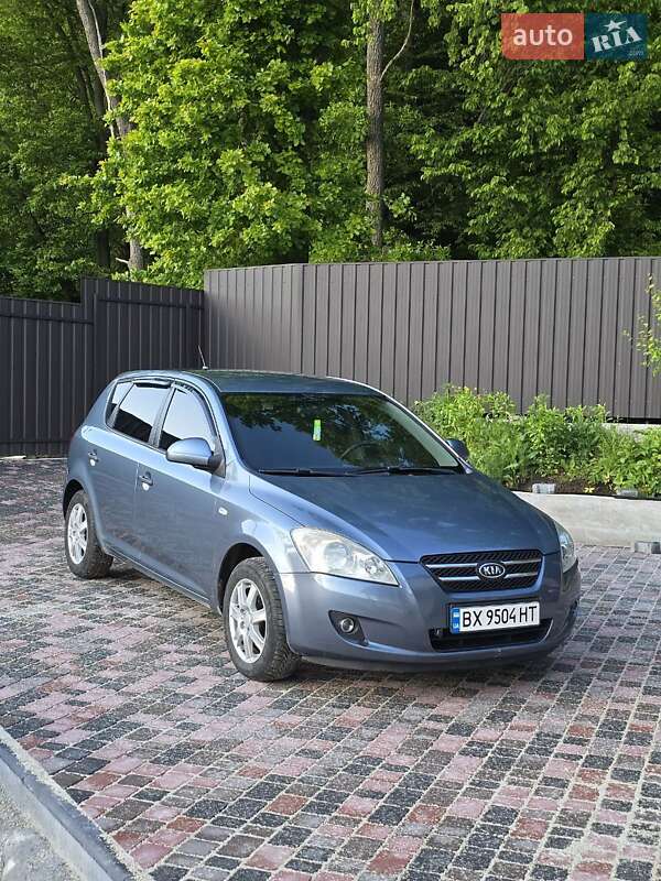 Хетчбек Kia Ceed 2007 в 