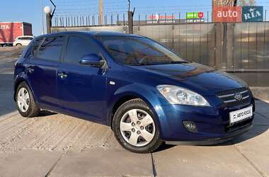 Хэтчбек Kia Ceed 2008 в Киеве