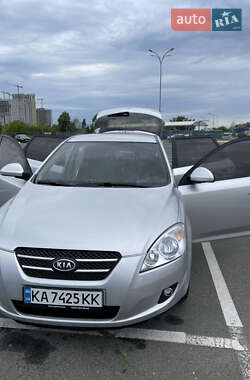 Хетчбек Kia Ceed 2008 в 