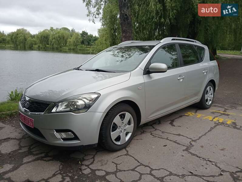 Універсал Kia Ceed 2011 в Рівному