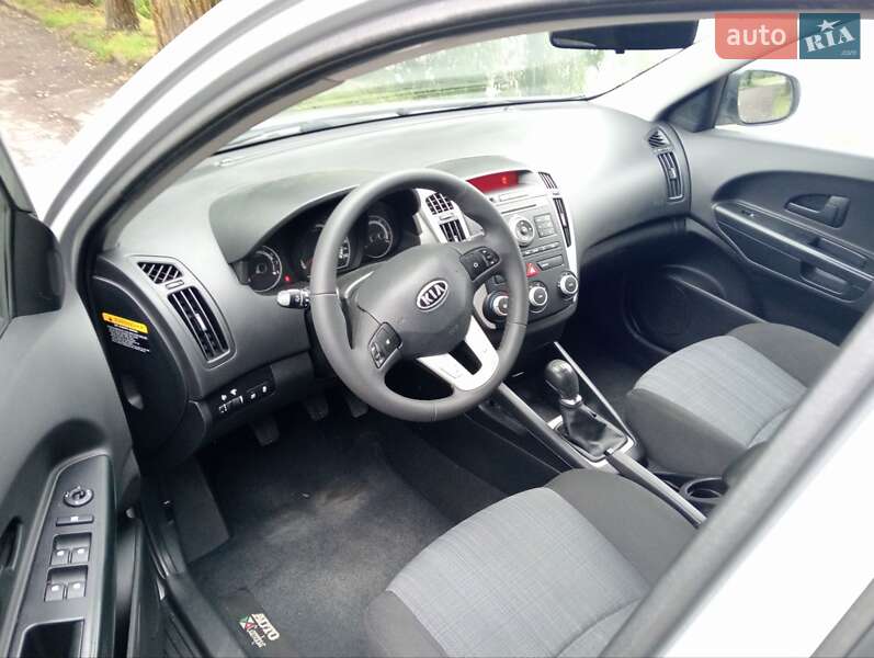 Універсал Kia Ceed 2011 в Рівному