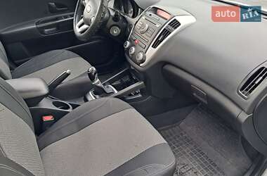 Хетчбек Kia Ceed 2010 в 