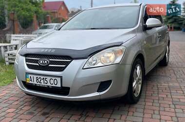Хетчбек Kia Ceed 2008 в 
