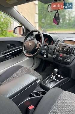 Хетчбек Kia Ceed 2008 в 