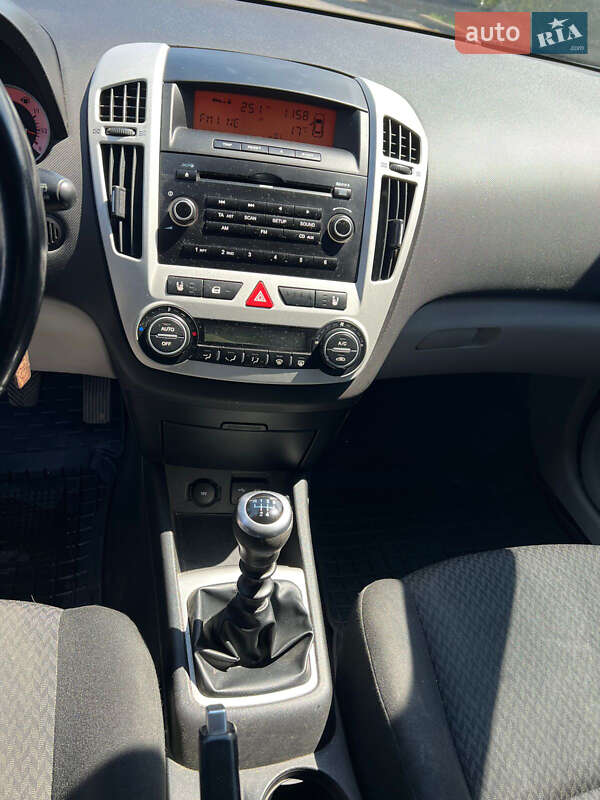 Универсал Kia Ceed 2007 в Ужгороде