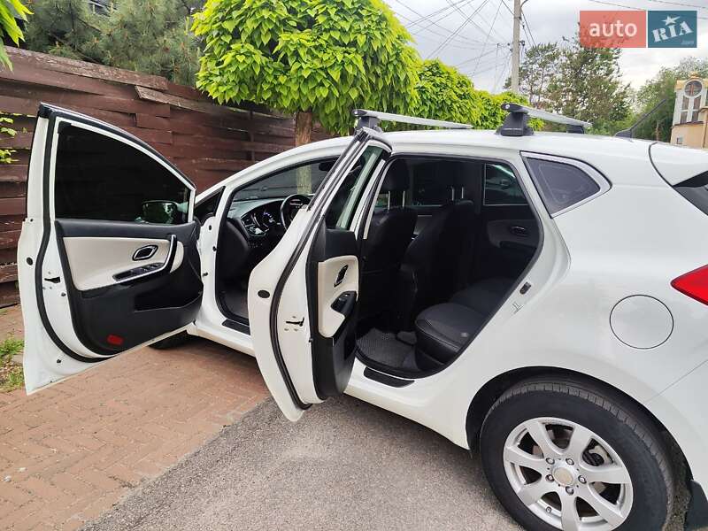 Хэтчбек Kia Ceed 2016 в Днепре фото 2 Хэтчбек Kia Ceed 2016 в Днепре